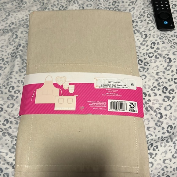 Valentines Day Cooking For Two Aprons Potholder & Oven Mitts - Picture 3 of 5